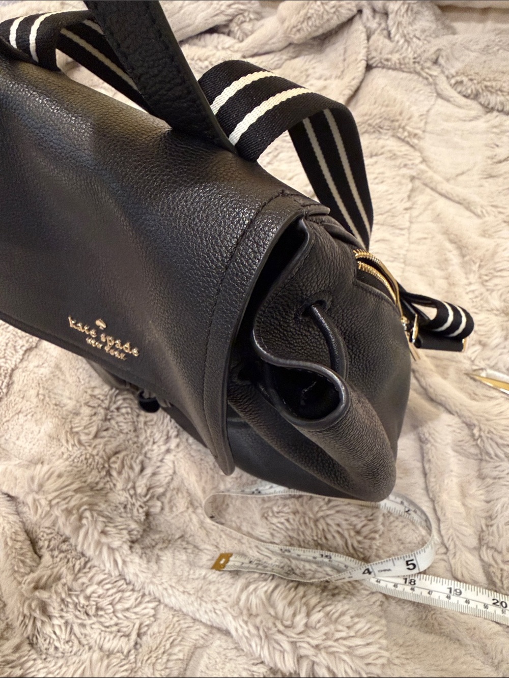 Kate Spade Rosie medium leather flap drawstring back pack nwot - Picture 15 of 16